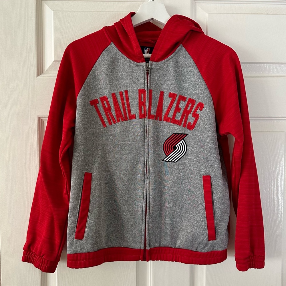 Like New NBA GIII Sports Portland Trailblazers Basketball Zip Hoodie Sweatshirt
